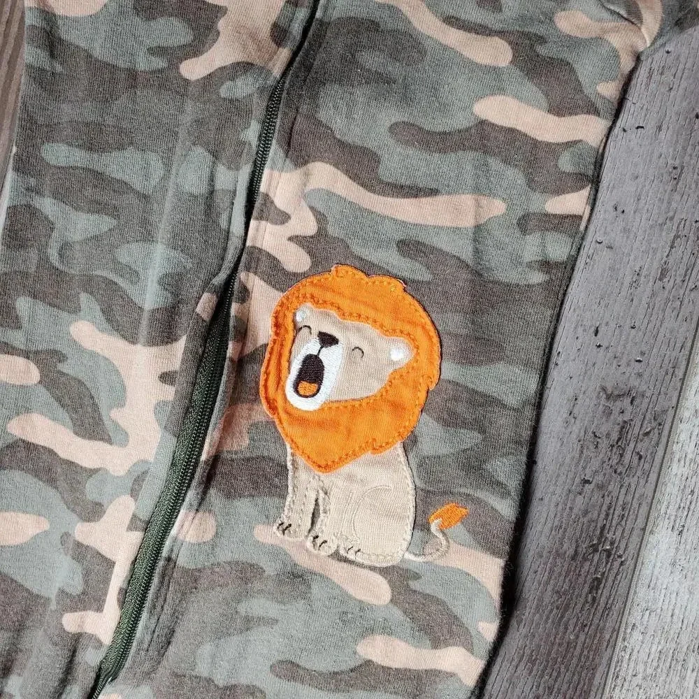 Child of Mine by Carter's Size 6-9m Green and Orange Camo Footed Sleeper GUC